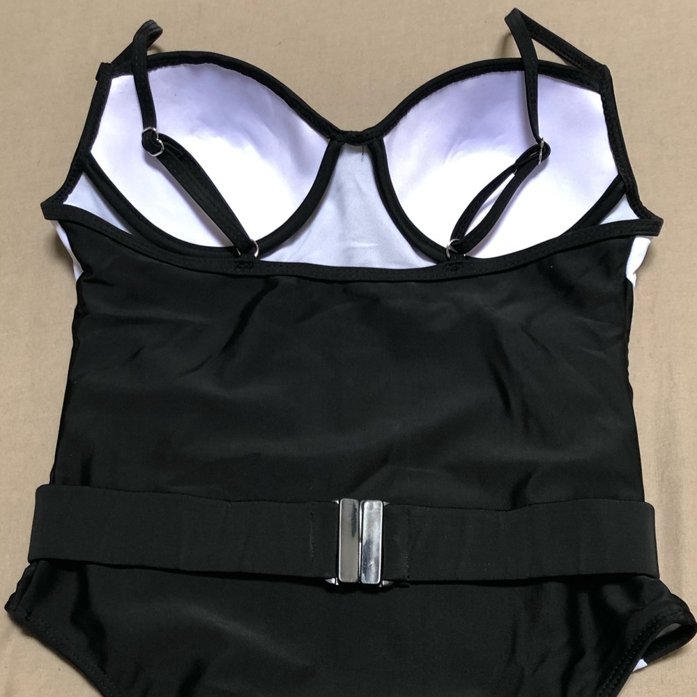 🐠Black and White Belted One Piece Swim Suit - Picture 7 of 8